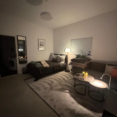 Red Stone Apartment *